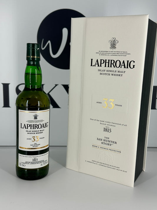 Laphroaig 33 years - The Ian Hunter Story - Book No.3